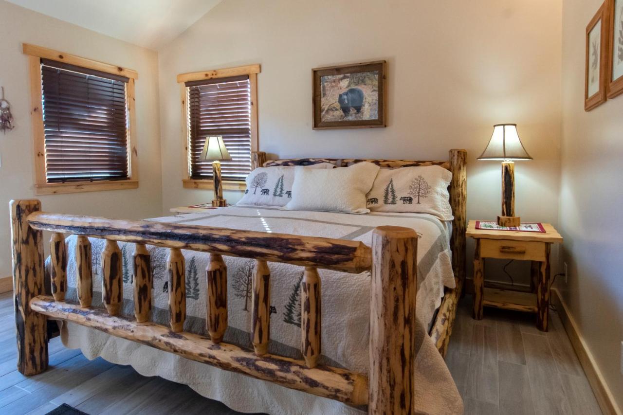 Calhoun House Inn & Suites Брайсон-Сити Экстерьер фото